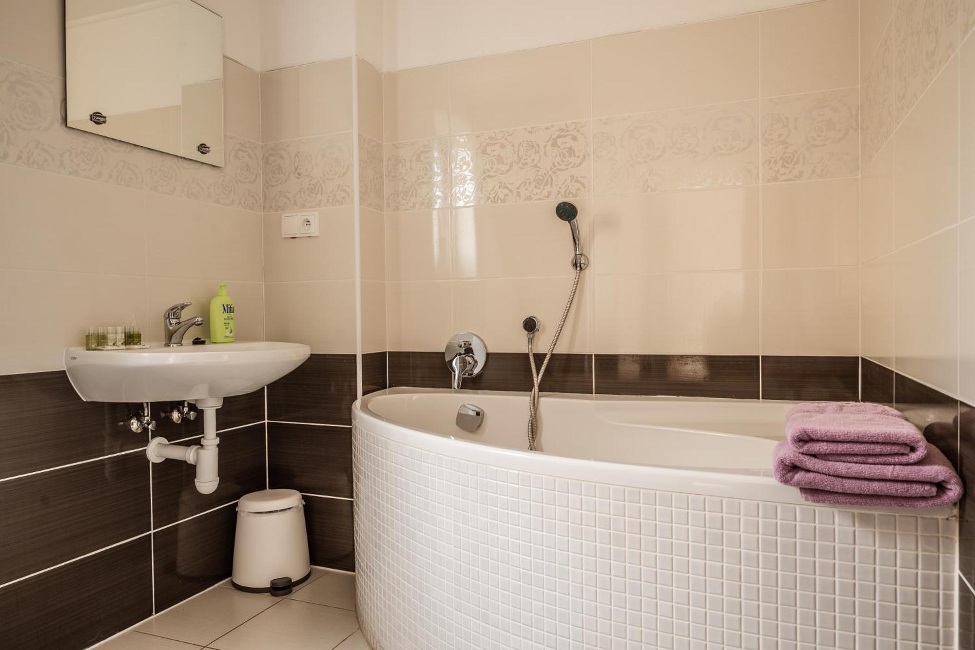 Statek U Dubu Hotel Svojetin Luaran gambar